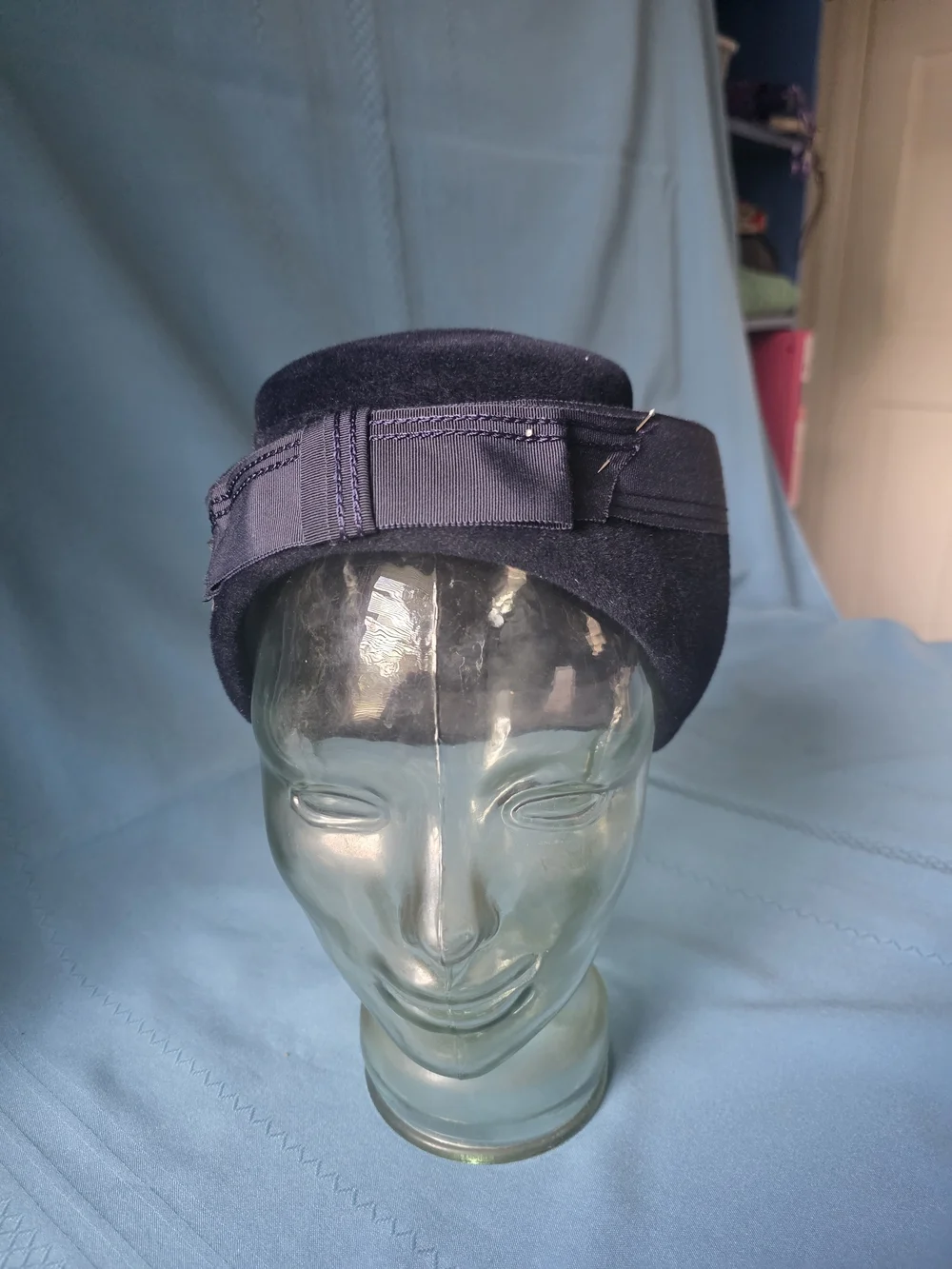 VTG 1950s Merrimac Peachbloom Velour Fur Felt Pillbox Tilt Hat Black Size 22